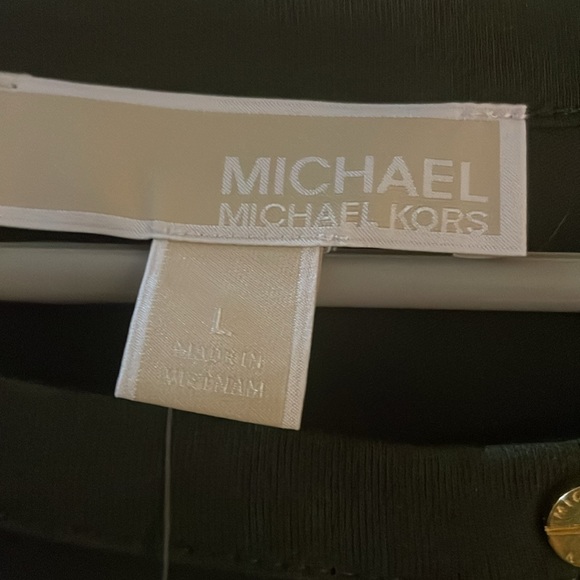 Green NWT Michael Kors V-neck Tee - Picture 7 of 9